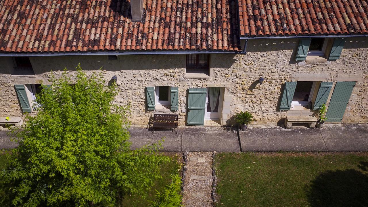 Gite La Maison De La Pimpine Lignan De Bordeaux Exterior foto